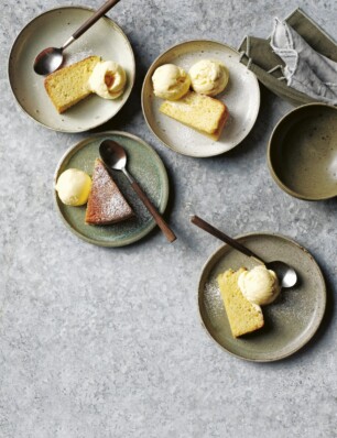 citruscake met lemoncurd-ijs