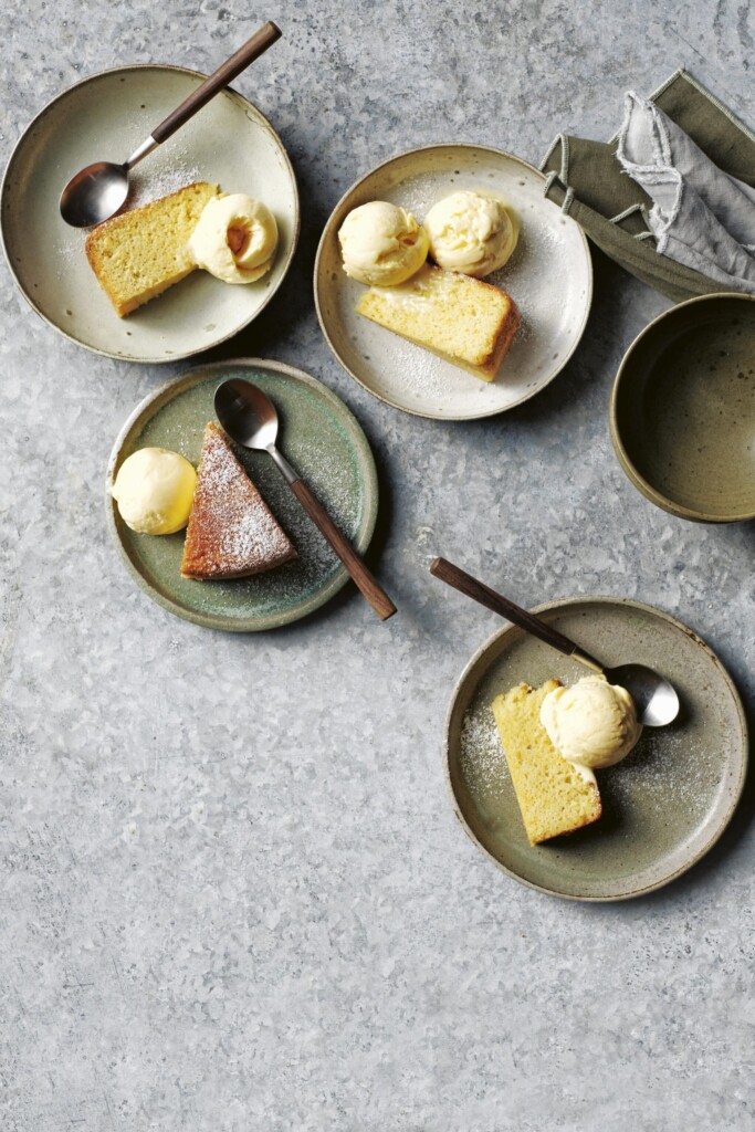 citruscake met lemoncurd-ijs