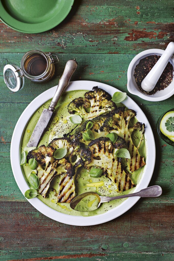 gegrilde broccoli met green goddess-dressing