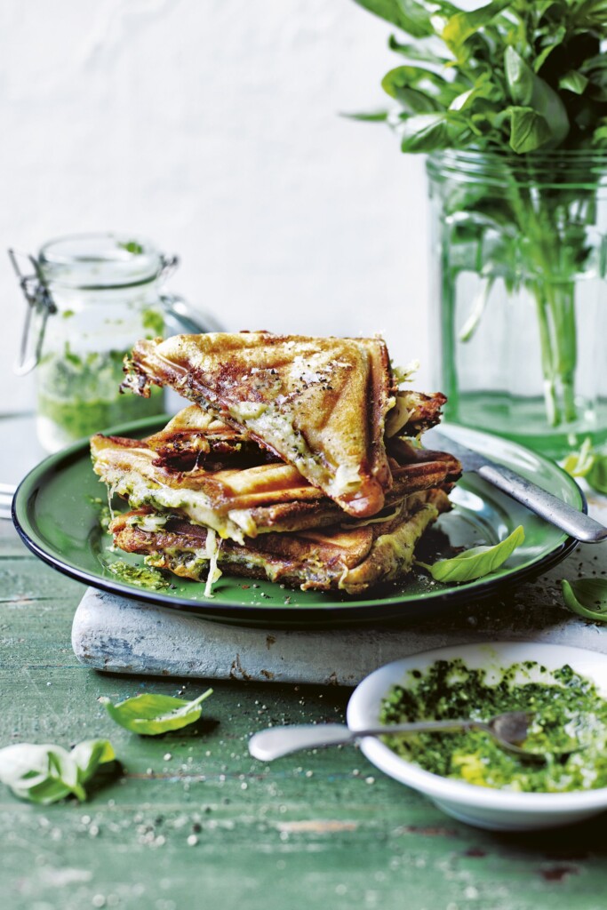 tosti met pesto en zuurkool