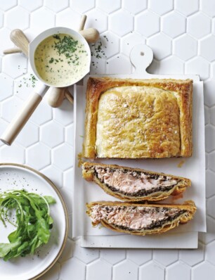 zalm en croûte met romige wittewijnsaus