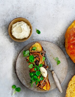 pompoenbrood met oesterzwammen en specerijenboter