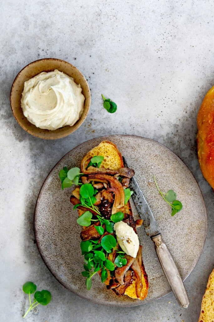 pompoenbrood met oesterzwammen en specerijenboter