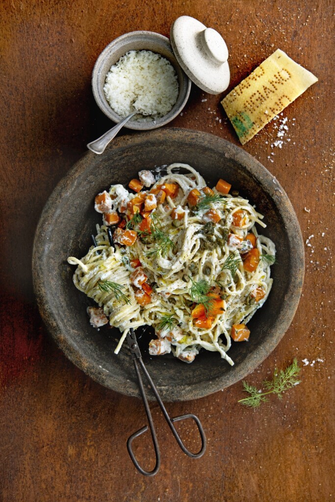 spaghetti met geroosterde zoete aardappel, gin & ricotta