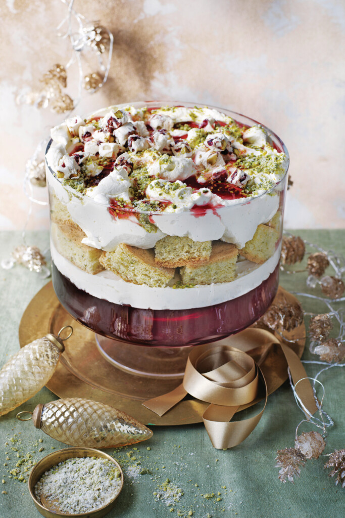 trifle met pistache, cranberry en noga