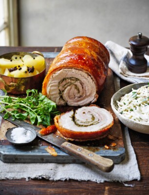 gevulde porchetta rollade met knolselderijsalade