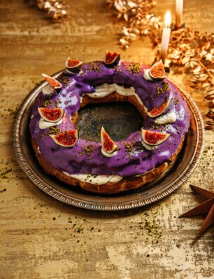 Paris-Brest met mandarijncrème, stoofpeer en bramenglazuur