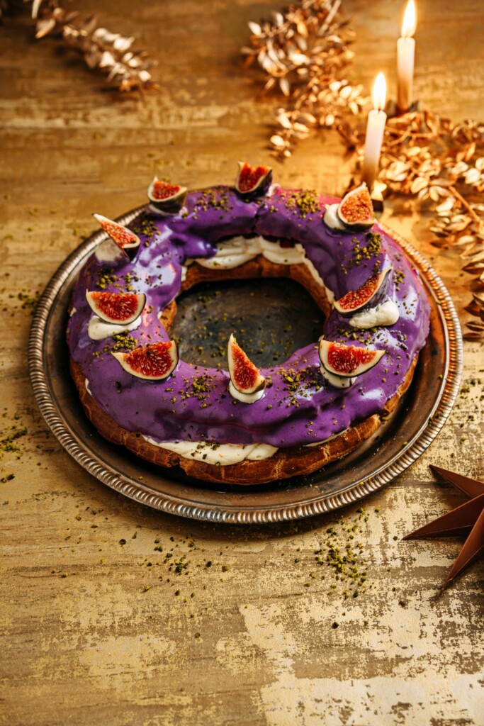 Paris-Brest met mandarijncrème, stoofpeer en bramenglazuur