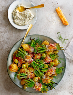 haricots verts gratin met spek, krieltjes & olijvenmayonaise