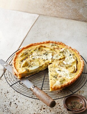 quiche met geitenkaas, prei en artisjokken