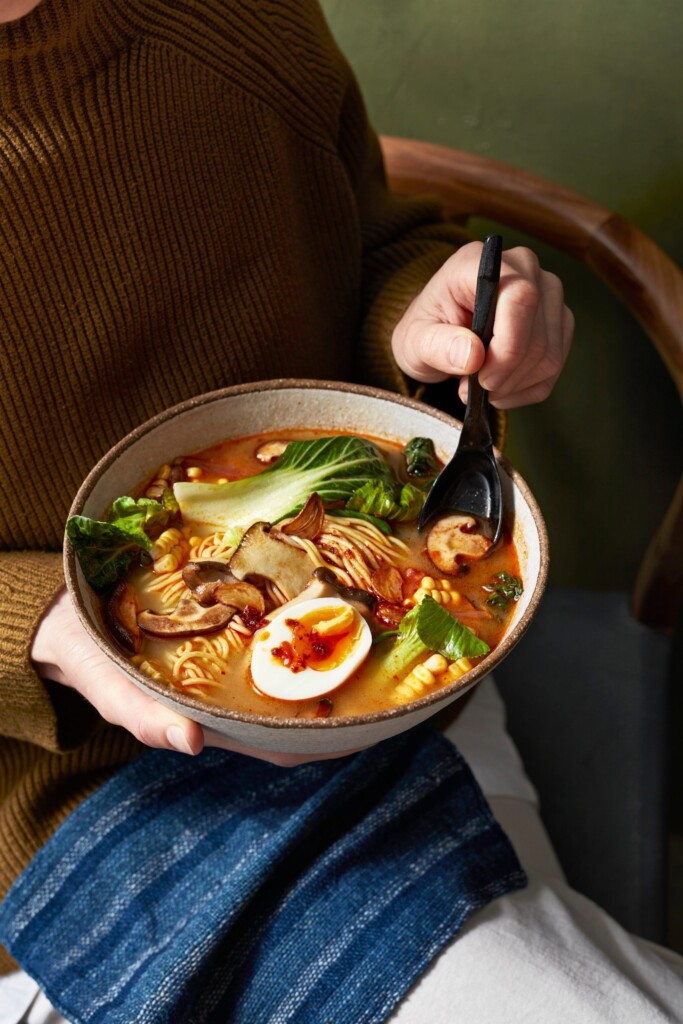 pittige vegetarische ramen met groenten