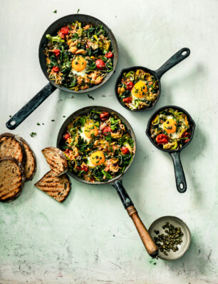 shakshuka met spinazie en prei