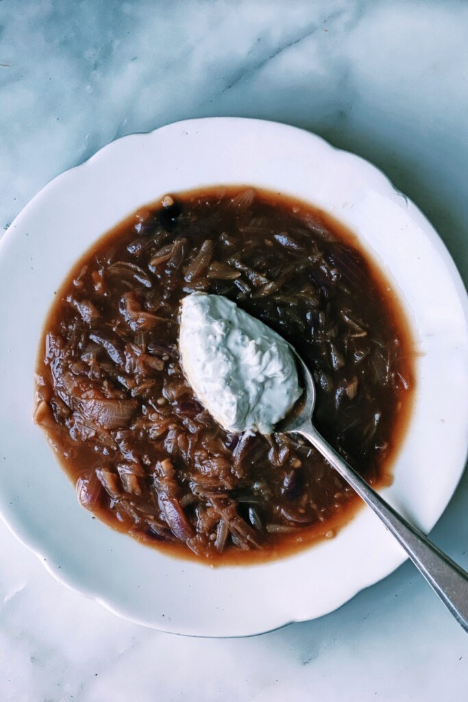 rode-uiensoep met balsamico – zo maak je het stap voor stap