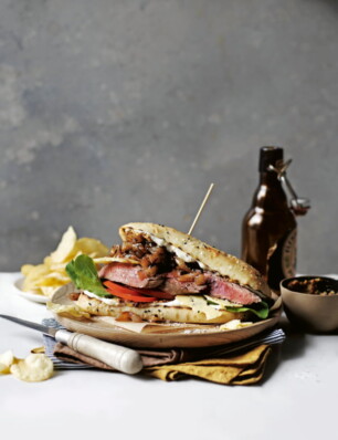 steak sandwich met biermosterd