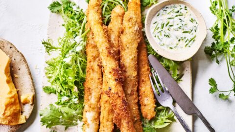 gefrituurde asperges met kruidensla