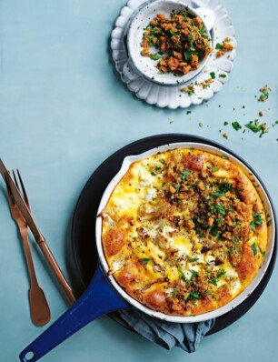 frittata met geroosterde bloemkool & knoflookkruim