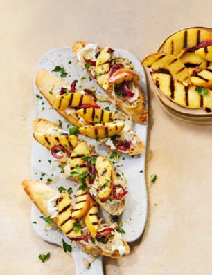 bruschetta met gegrilde nectarine