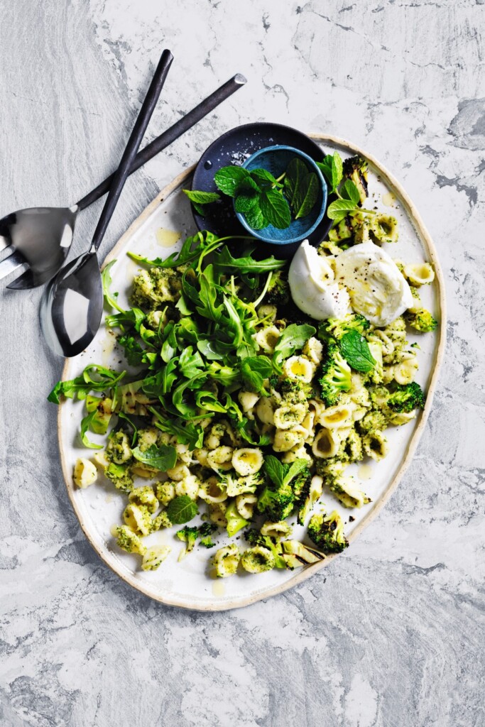 pastasalade met gegrilde broccoli