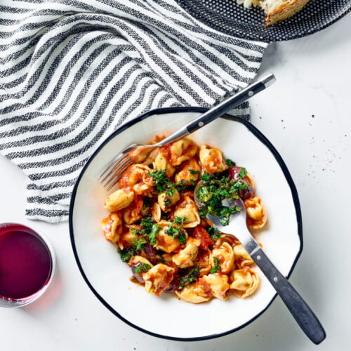 pasta puttanesca tortelloni Italiaans tussengerecht