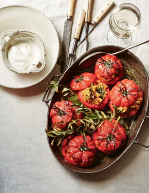 gevulde tomaten met kruidige rijstvulling