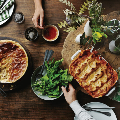 Mexicaanse pastei met chili sin carne en aardappelpuree