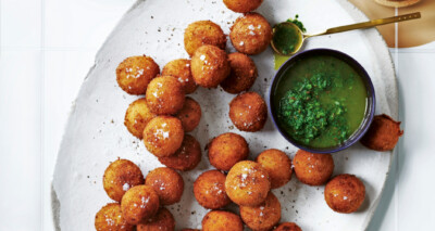 arancini met vier soorten kaas en mojo verde