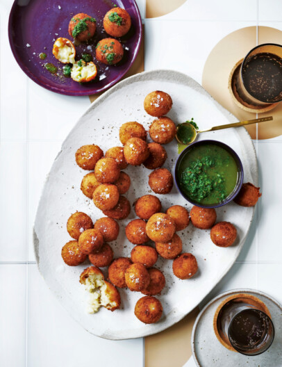 arancini met vier soorten kaas en mojo verde