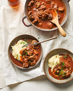 de populairste recepten op Instagram deze maand? Paddenstoel-pie, -goulash en dít dessert