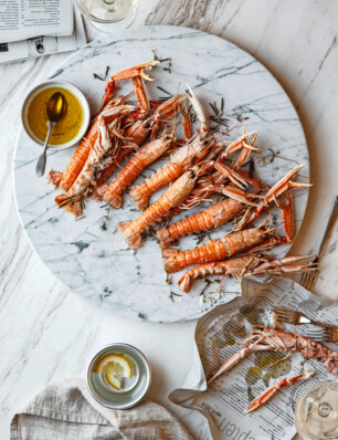 langoustines op kruidenzout met vanille-olijfolie