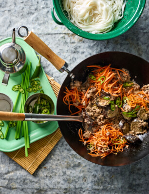 Thaise roerbak met rundvlees & groene peperkorrels