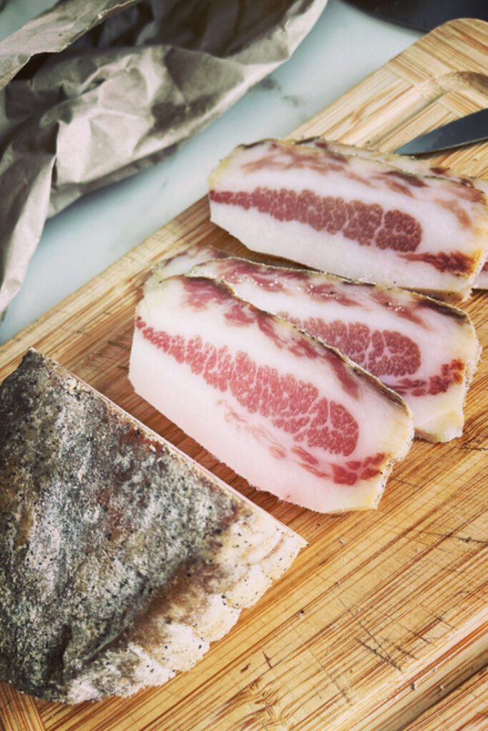 guanciale: wat is het en hoe gebruik je deze Italiaanse smaakmaker?