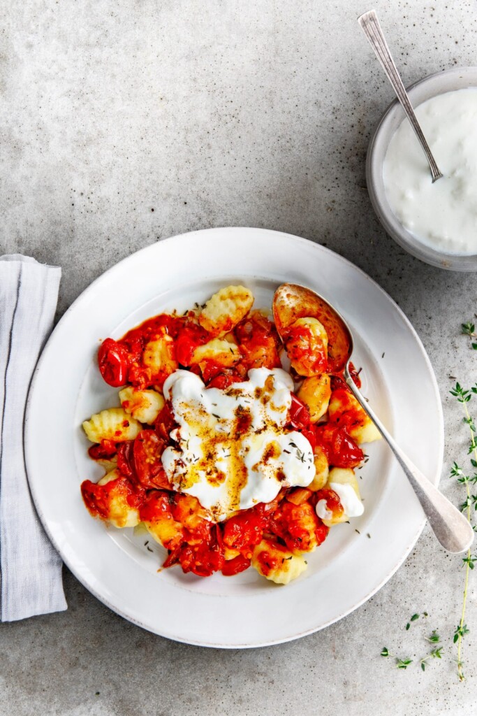 gnocchi met winterse tomatensaus & stracciatella