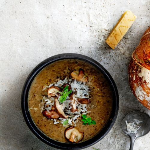 PADDENSTOELENSOEP met wilde rijst & parmezaan