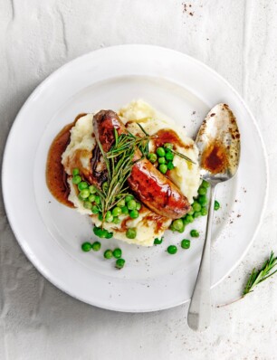 saucijs met kruidnagelpuree & rozemarijnjus