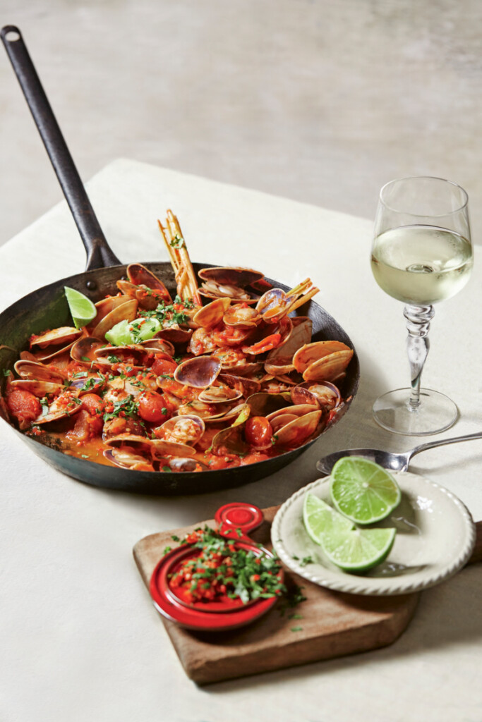 vongole in pittige tomatenbouillon met citroengras