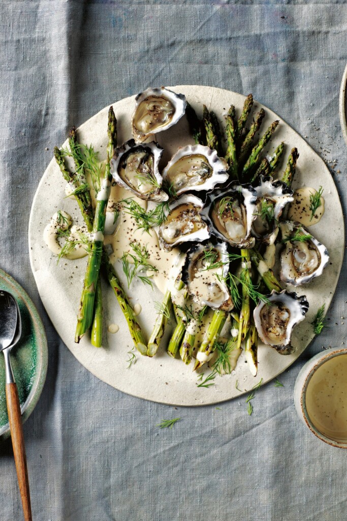 asperges & oesters met gebruinde-boterdressing