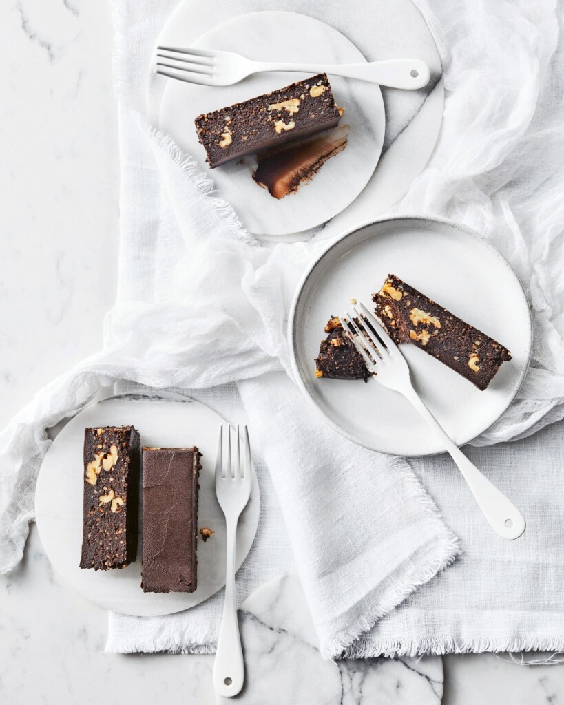 no bake brownies met walnoten &amp; mokka-ganache | delicious.magazine