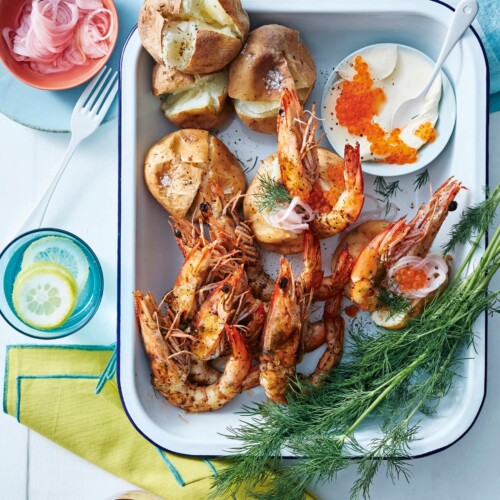 gegrilde garnalen met aardappels, zalmkuit