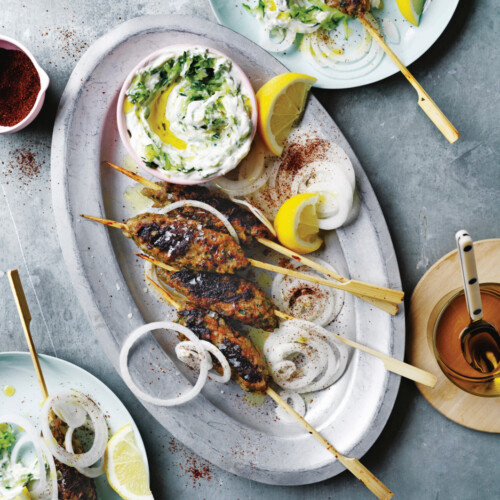 pittige lamskofta met labneh en sumak