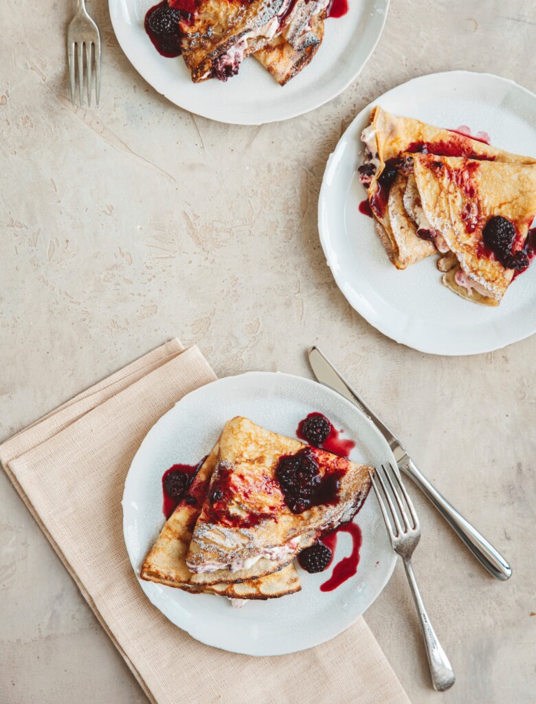 Receptfoto van Franse crêpes met bramen & crème de cassis