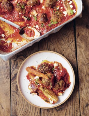 traybake met gehaktballetjes uit de nieuwe Jamie Oliver