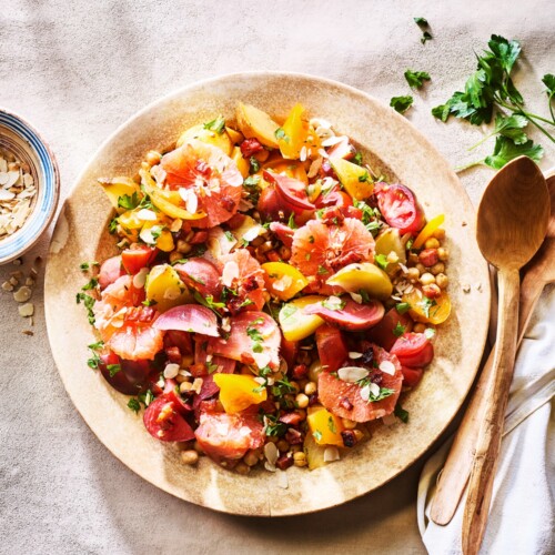 bietensalade met chorizo en kikkererwten en citrus