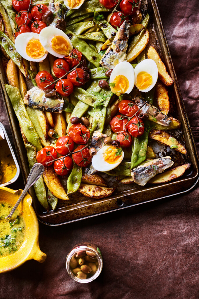 niçoise traybake met sardientjes