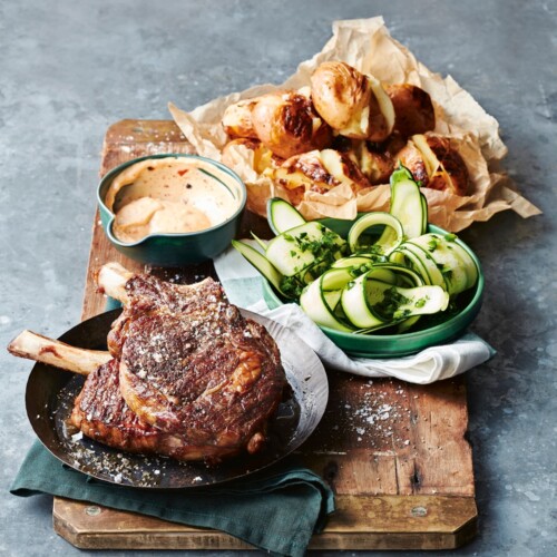 ribeye met courgettesalade