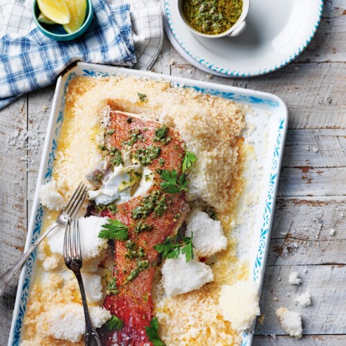 vis in zoutkorst met salsa verde