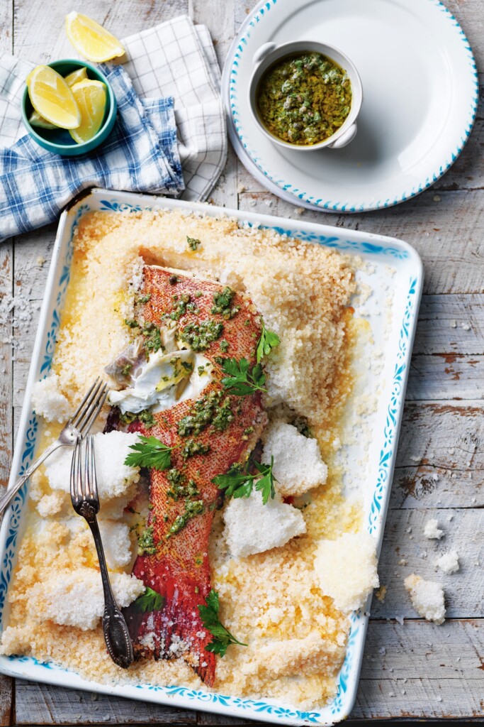 vis in zoutkorst met salsa verde