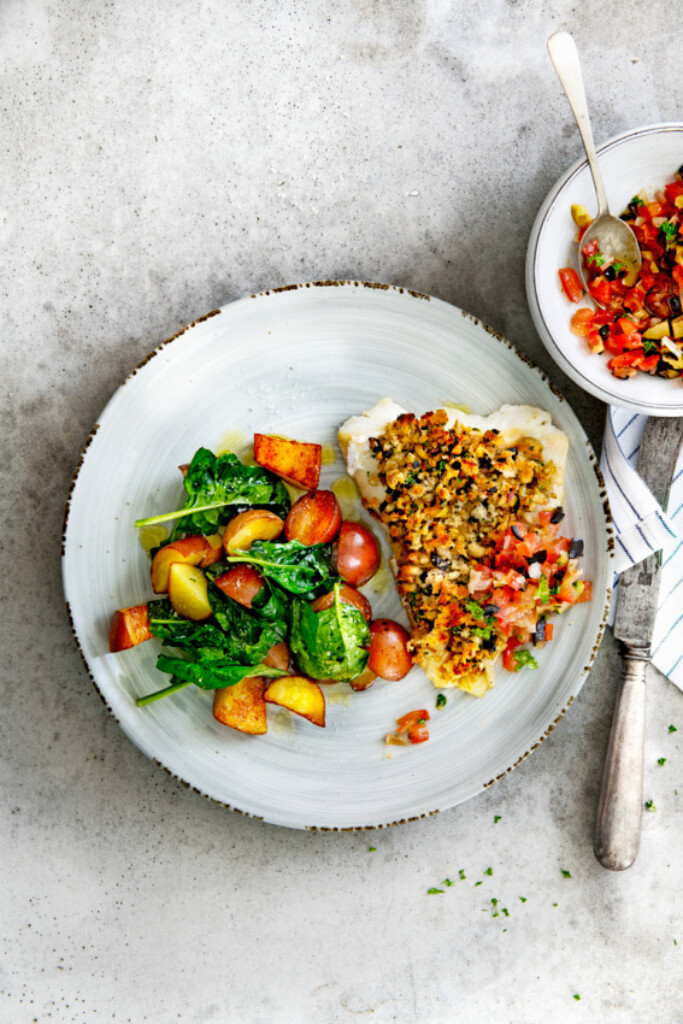 geroosterde kabeljauwfilet met olijvenkorst & snelle antiboise