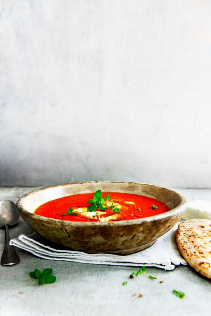 geroosterde-tomatensoep met fetaroom en munt