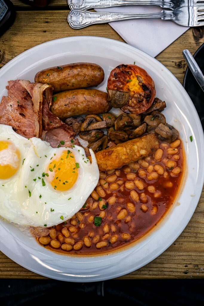 een full English breakfast met alles erop en eraan