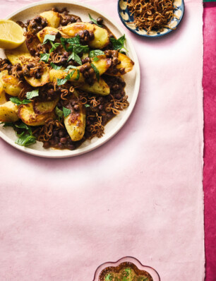 chana batata (aardappels in kruidige kikkererwtensaus)